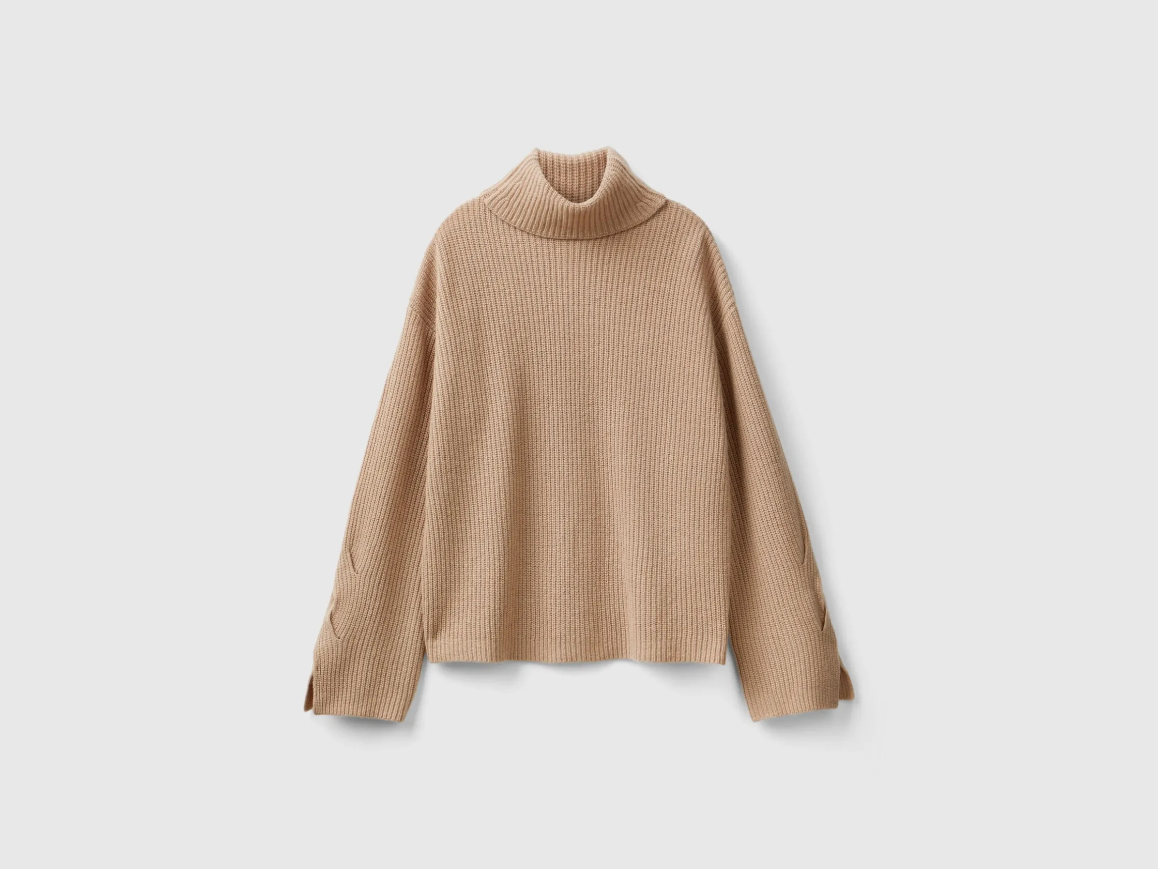 Turtleneck with wide collar