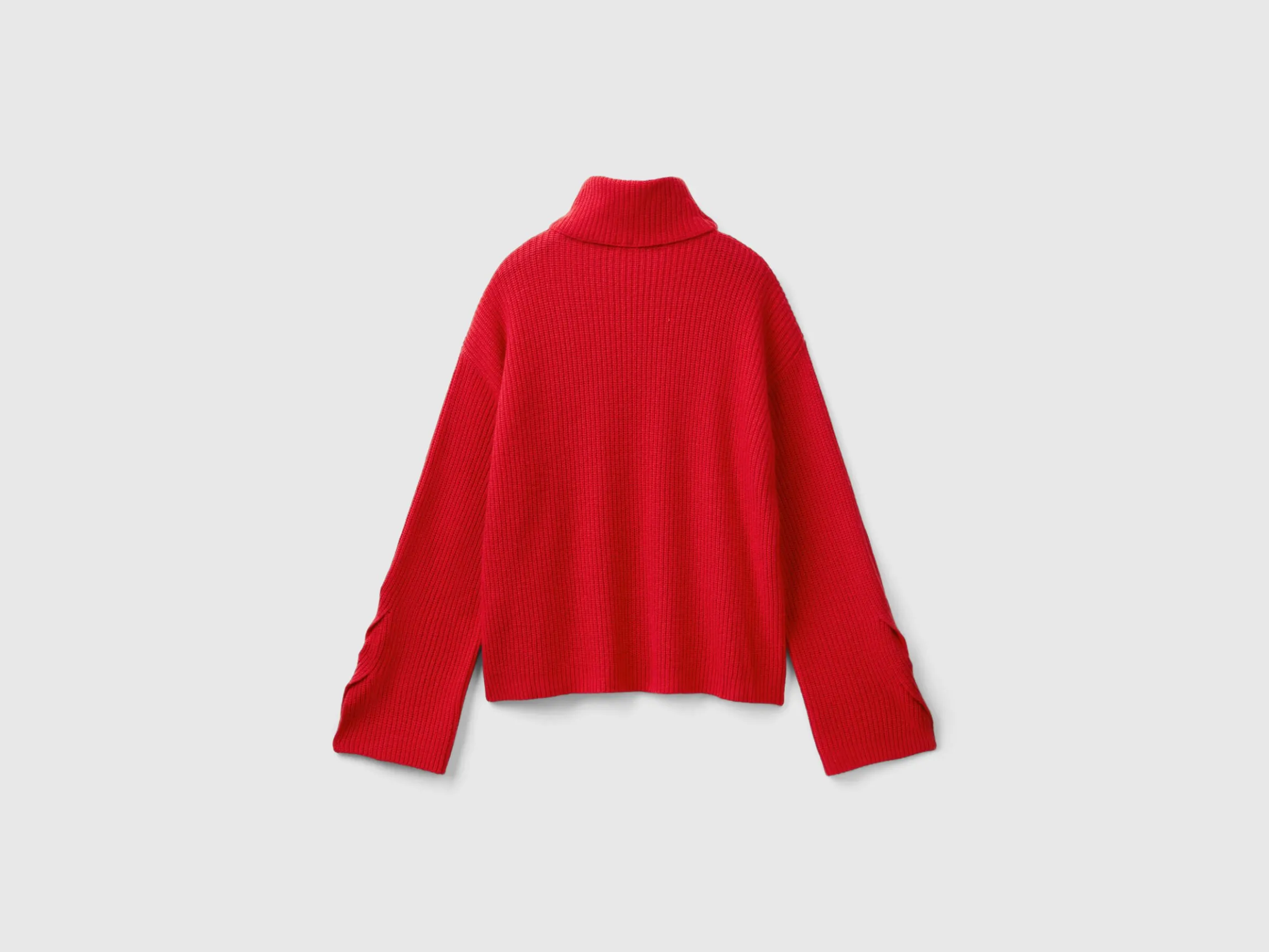 Turtleneck with wide collar