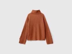 Turtleneck with wide collar