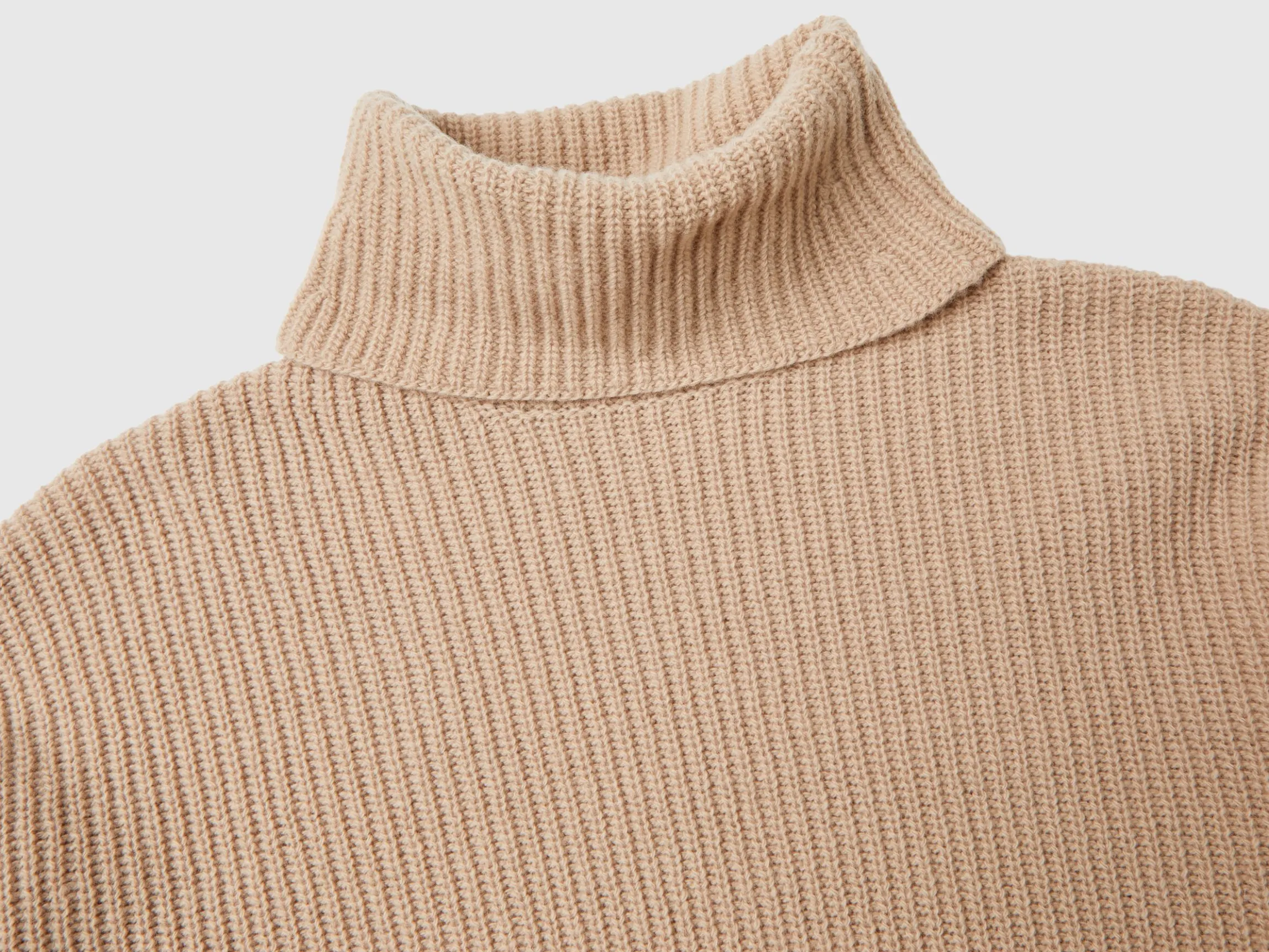 Turtleneck with wide collar