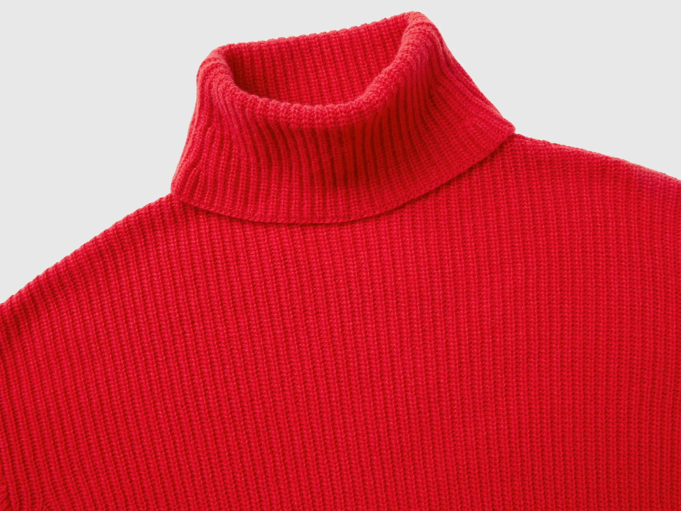 Turtleneck with wide collar