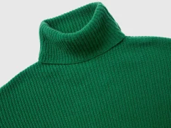Turtleneck with wide collar