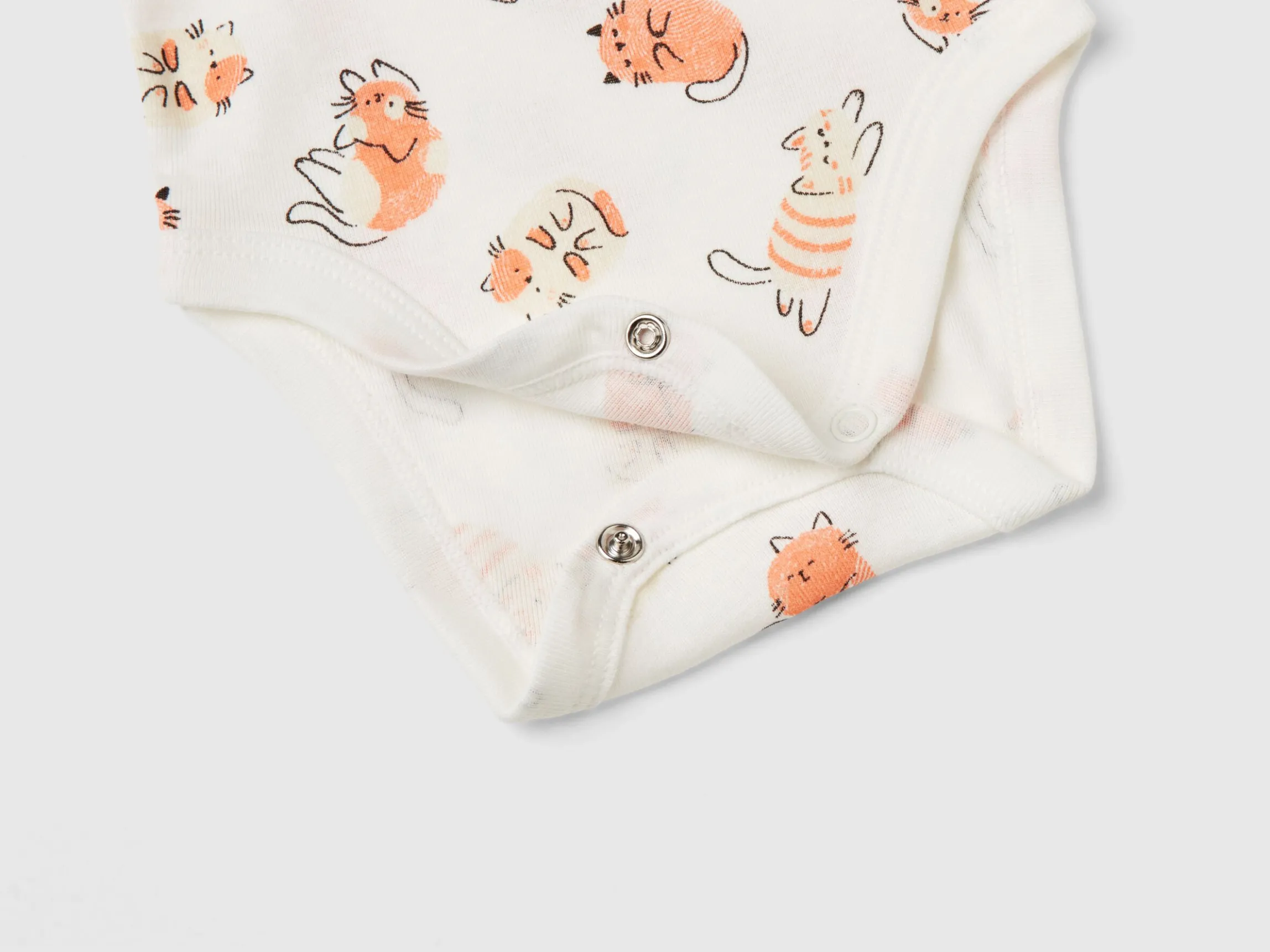 Two short sleeve bodysuits in organic cotton