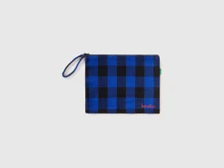 Two-tone check clutch