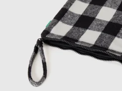 Two-tone check clutch