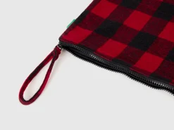 Two-tone check clutch