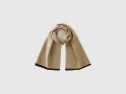 Two-tone scarf with fringe