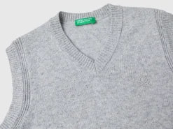 Vest in cashmere and wool blend