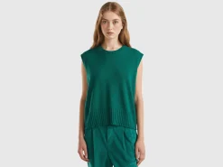 Vest in wool and viscose blend