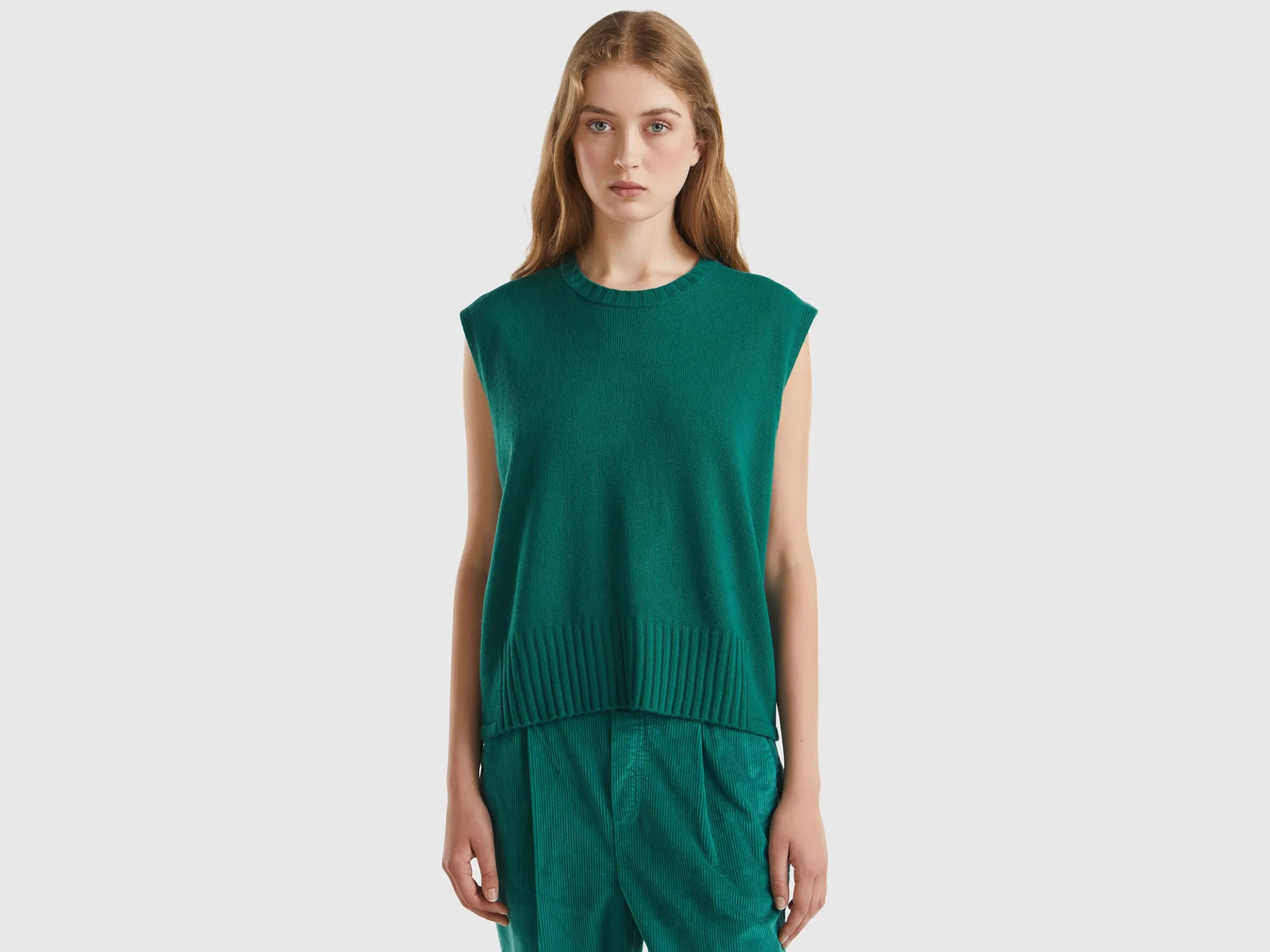 Vest in wool and viscose blend
