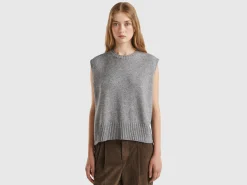 Vest in wool and viscose blend