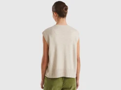Vest in wool and viscose blend