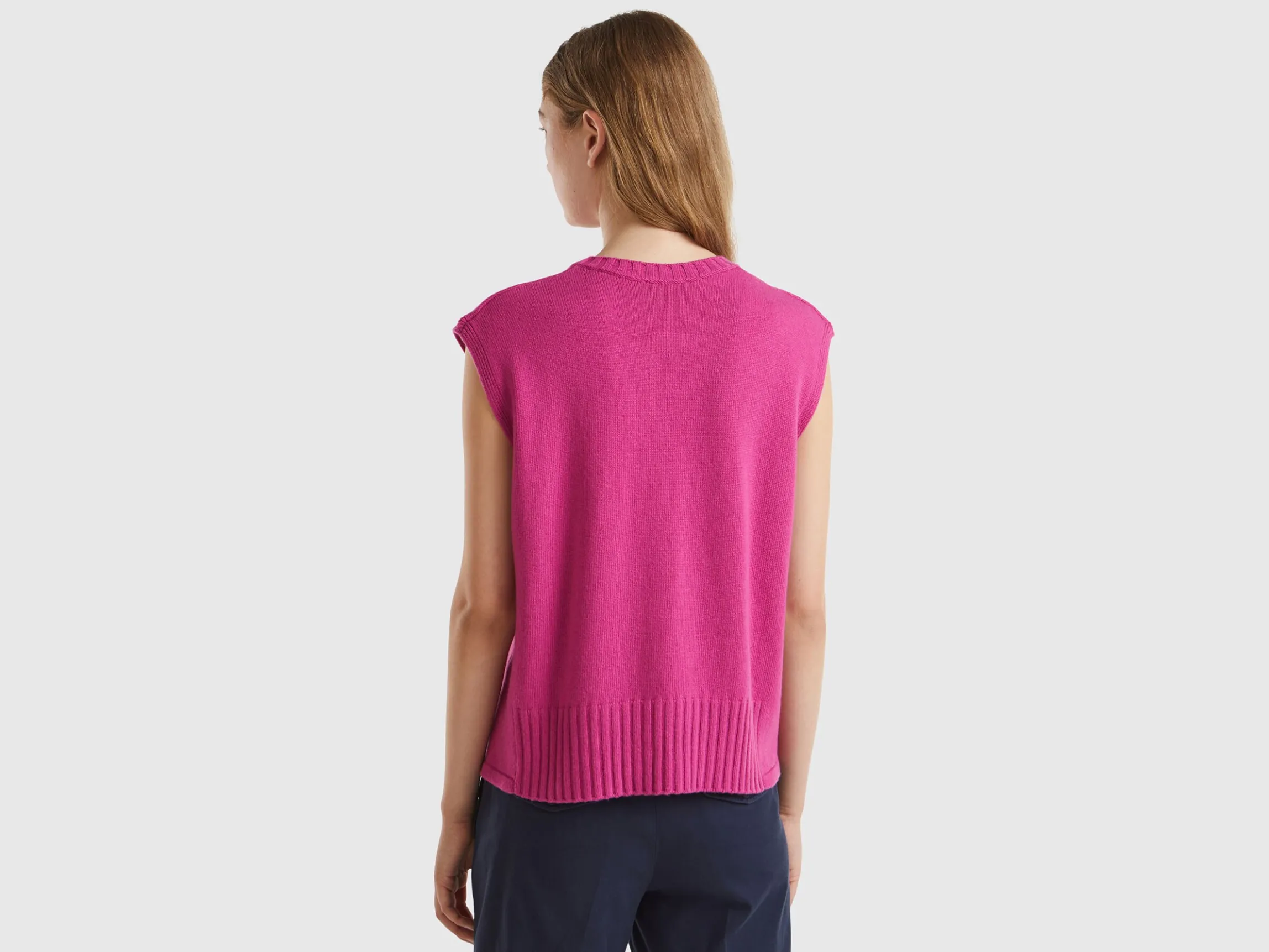 Vest in wool and viscose blend