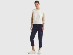 Vest in wool and viscose blend