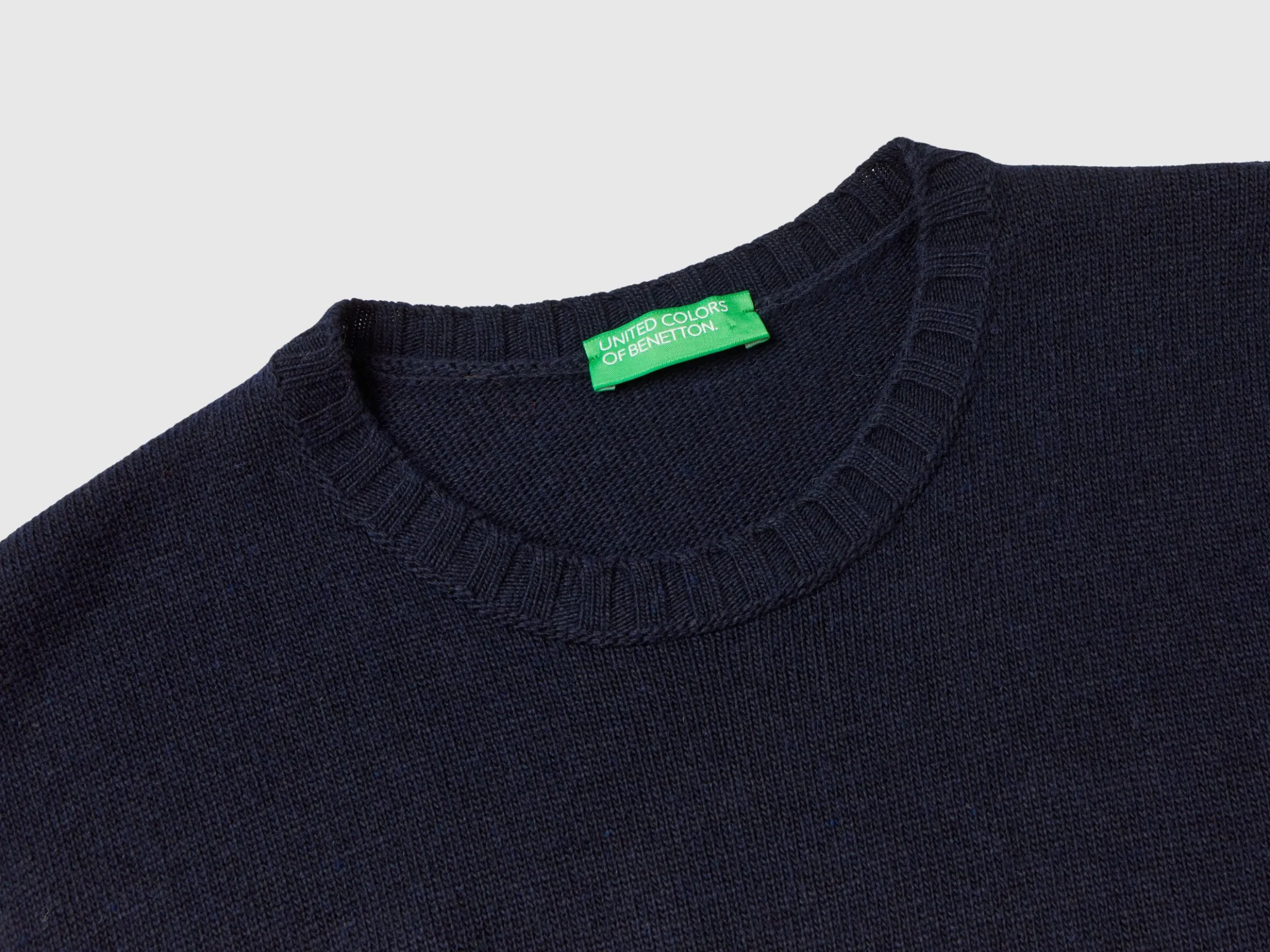 Vest in wool and viscose blend