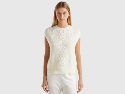 Vest with cable knit