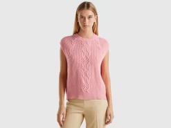Vest with cable knit