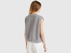 Vest with cable knit