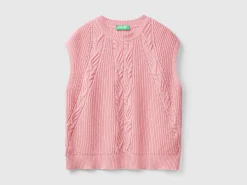 Vest with cable knit
