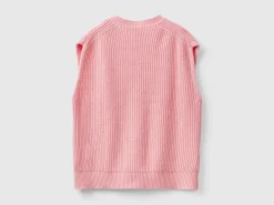 Vest with cable knit