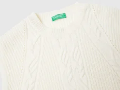 Vest with cable knit