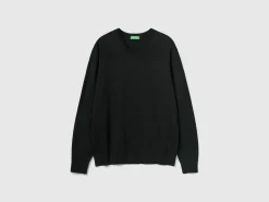 V-neck sweater in lightweight cotton blend