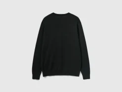 V-neck sweater in lightweight cotton blend