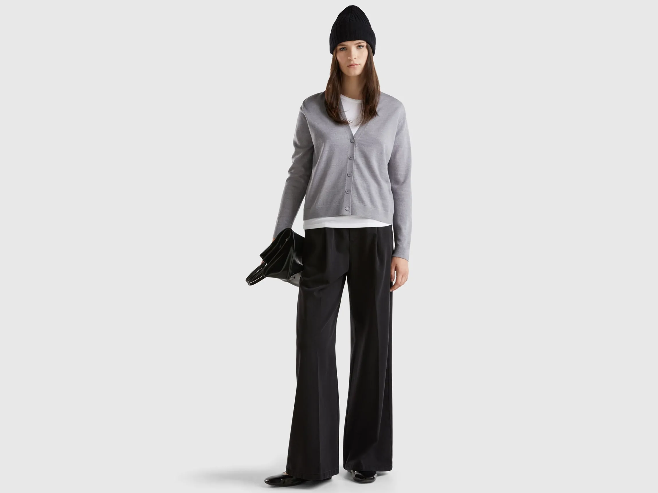 V-neck sweater in pure Merino wool