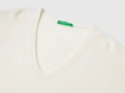 V-neck sweater in wool blend