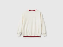 V-neck sweatshirt