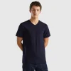 V-neck t-shirt in 100% cotton
