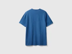V-neck t-shirt in 100% cotton