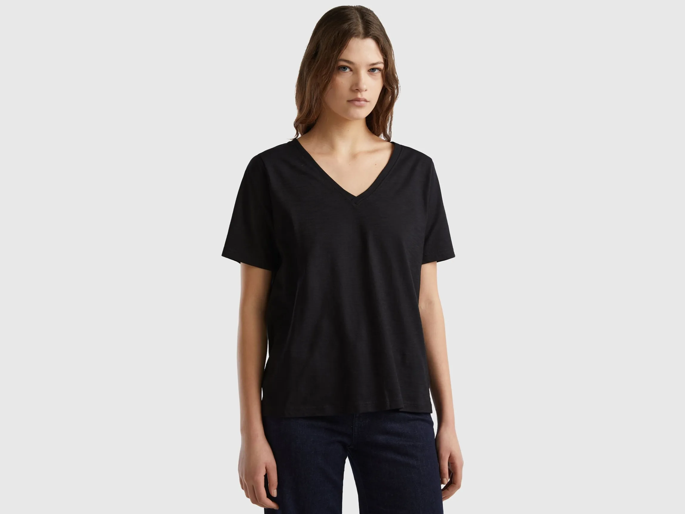 V-neck t-shirt in slub cotton