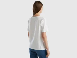 V-neck t-shirt in slub cotton