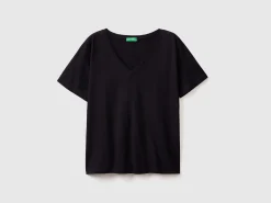 V-neck t-shirt in slub cotton