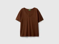 V-neck t-shirt in slub cotton