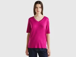 V-neck t-shirt in stretch viscose