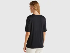 V-neck t-shirt in stretch viscose