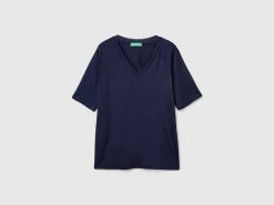 V-neck t-shirt in stretch viscose