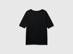 V-neck t-shirt in stretch viscose