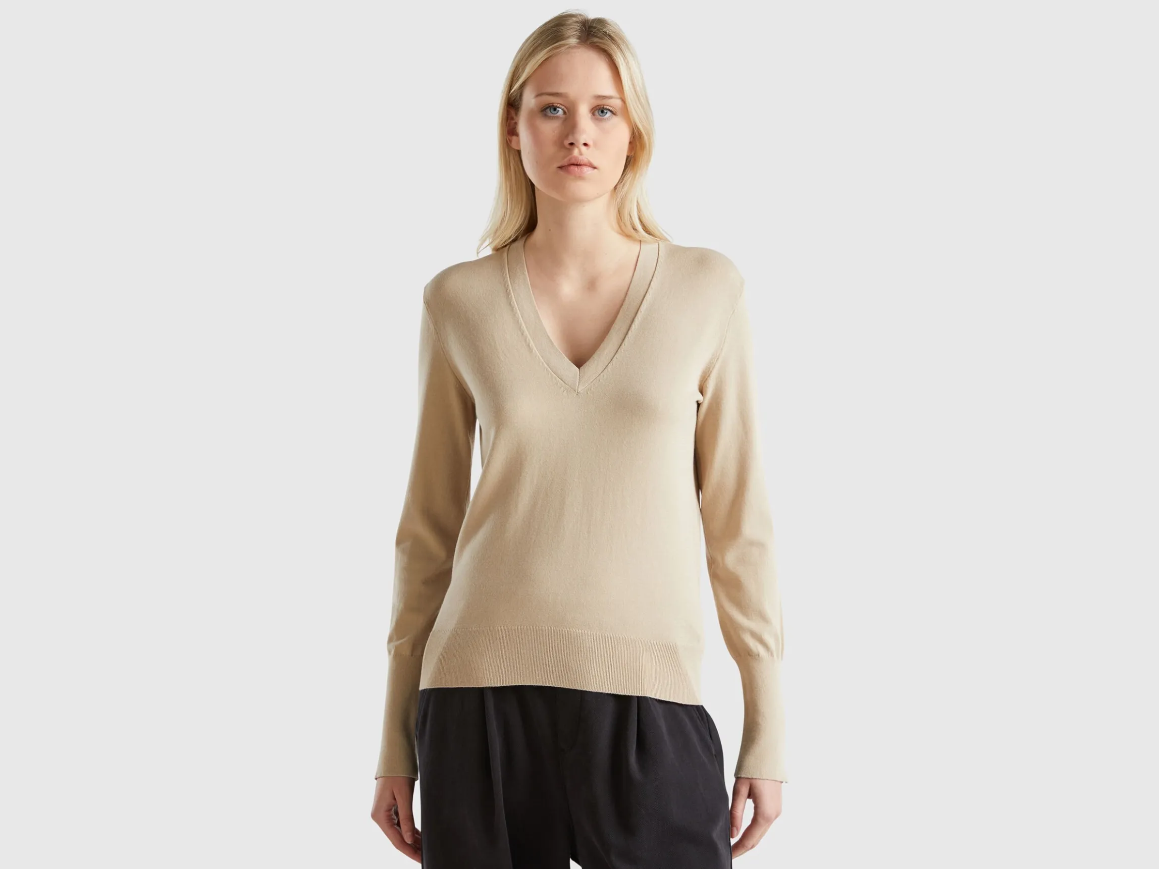 V-neck viscose blend sweater