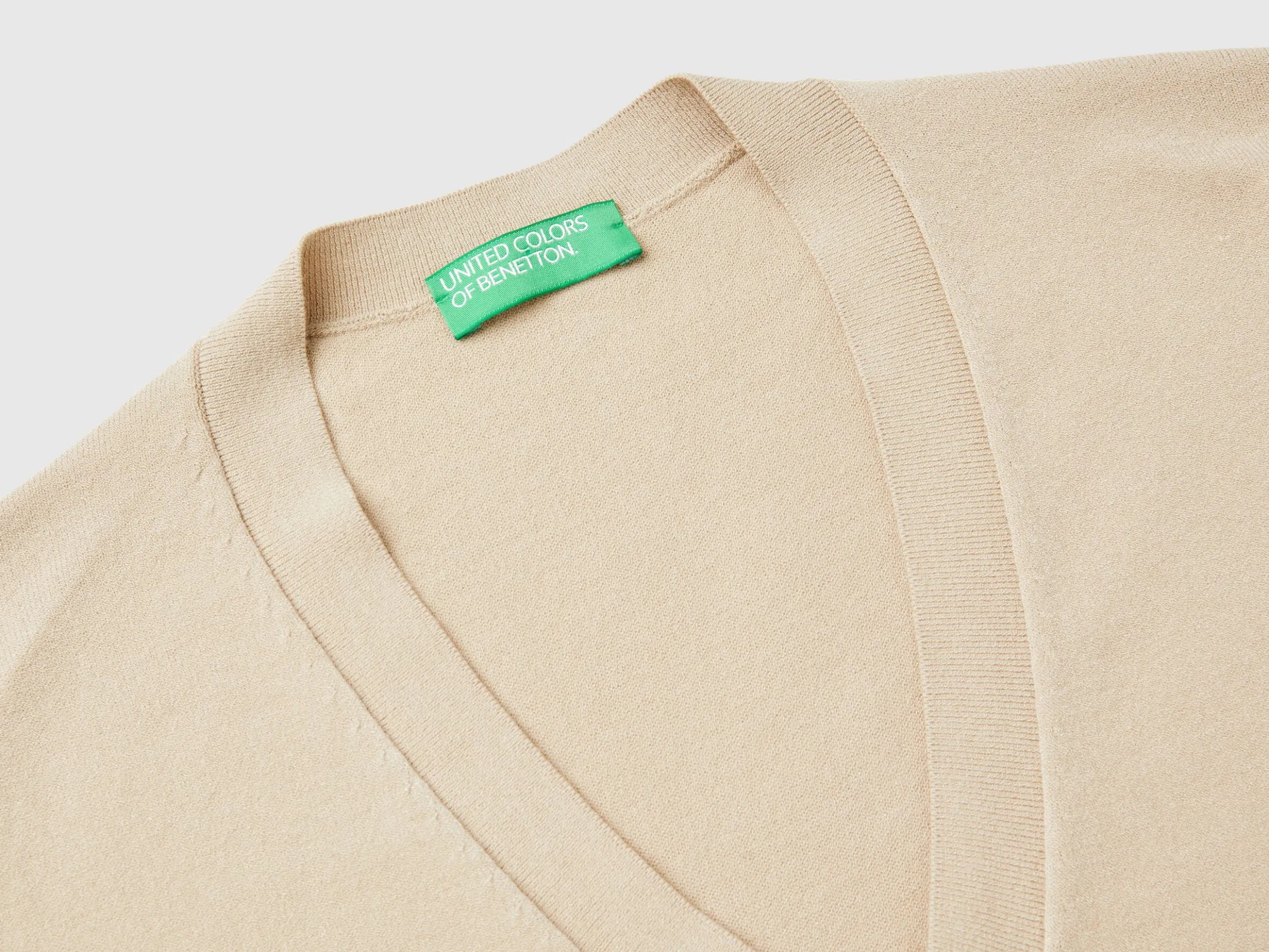 V-neck viscose blend sweater