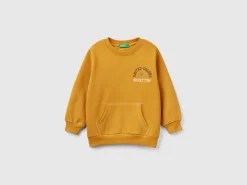 Warm hoodie with kangaroo pocket