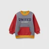 Warm hoodie with kangaroo pocket