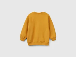 Warm hoodie with kangaroo pocket