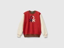Warm hoodie with logo