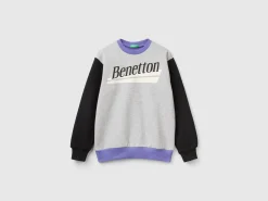 Warm hoodie with logo
