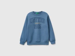 Warm hoodie with logo