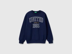 Warm hoodie with logo
