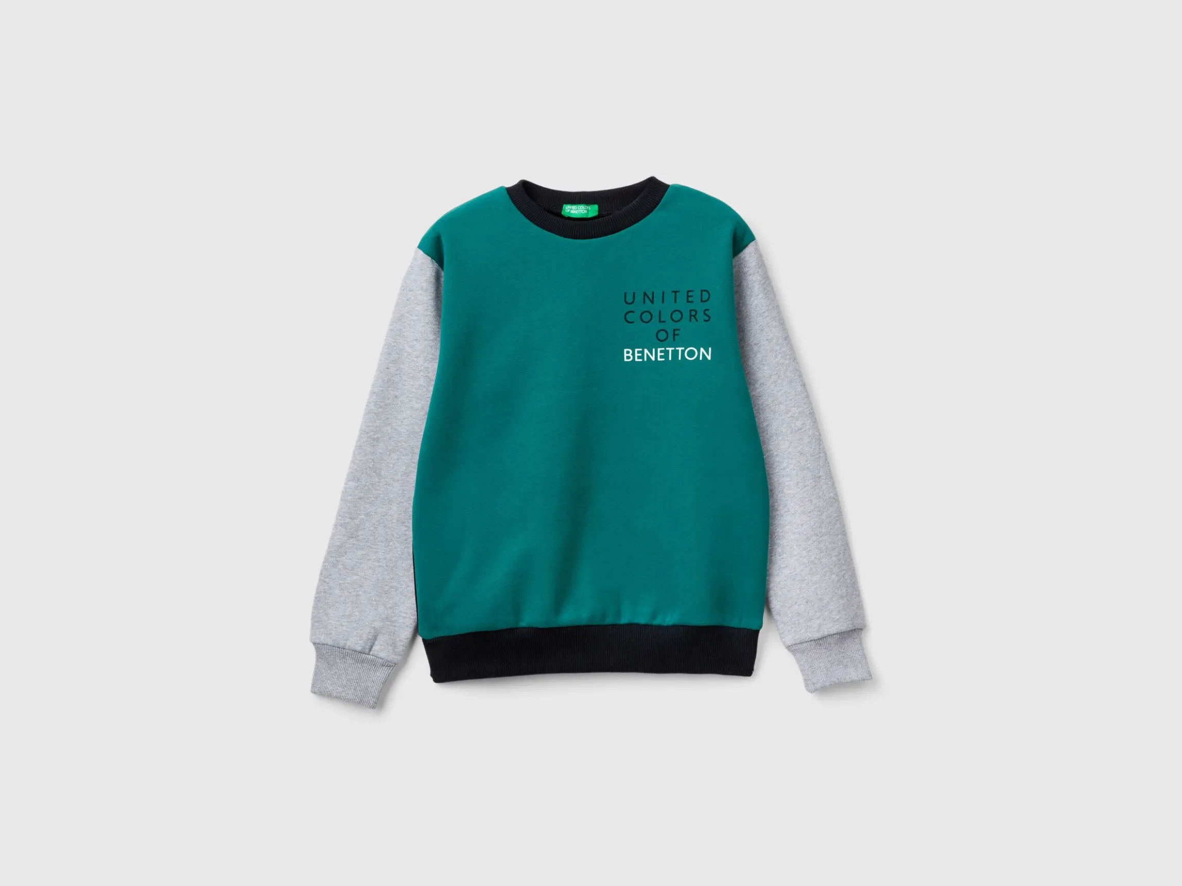 Warm hoodie with logo